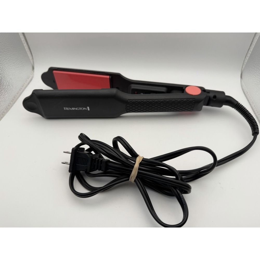 Remington Wide 1.5" Ceramic Plate Flat Iron Hair Straightener S1322